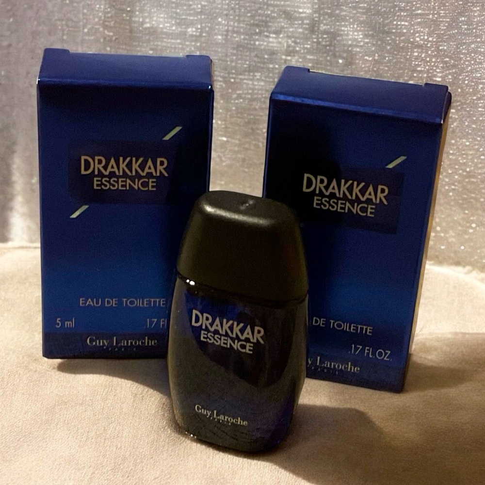 DRAKKAR ESSENCE By Guy Laroche SPRAY EAU DE TOILETTE SET OF 2 .17 fl oz
